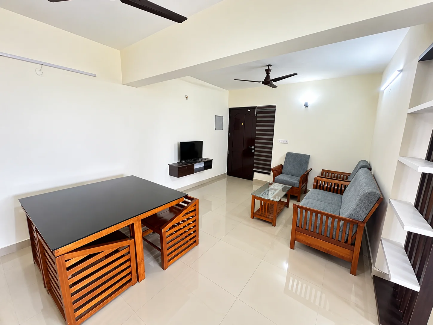 Fully Furnished 2BHK on 7th floor at Edappally — photo 3