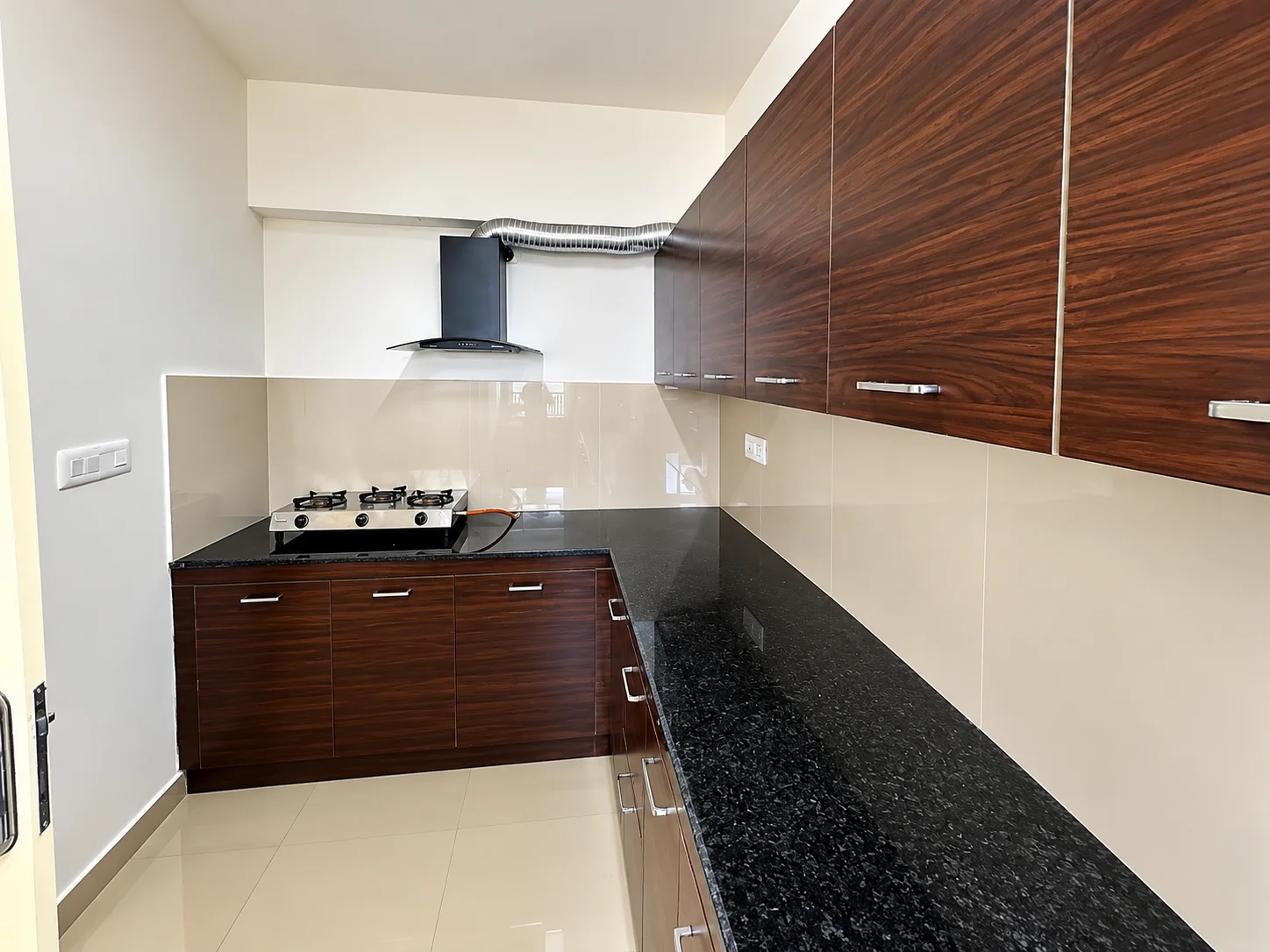 Fully Furnished 2BHK on 7th floor at Edappally — photo 6