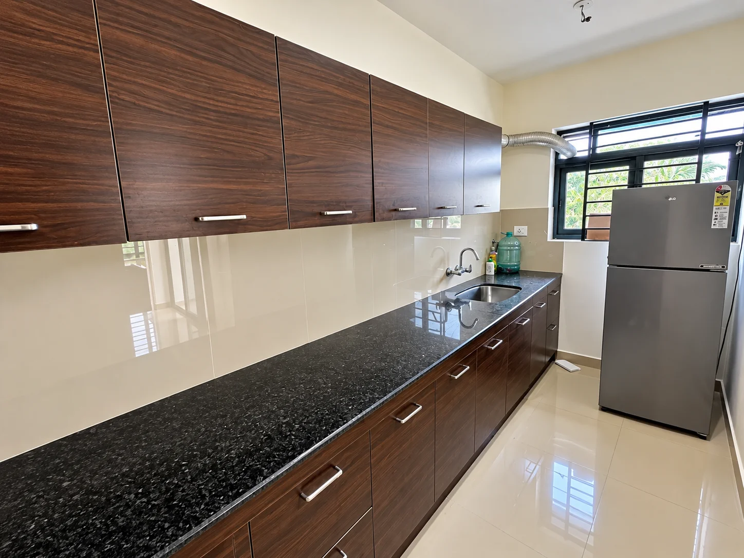 Fully Furnished 2BHK on 7th floor at Edappally — photo 7