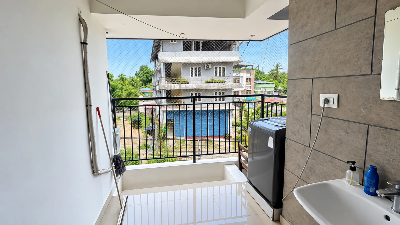 Fully Furnished 2BHK on 2nd floor at Edappally — photo 4