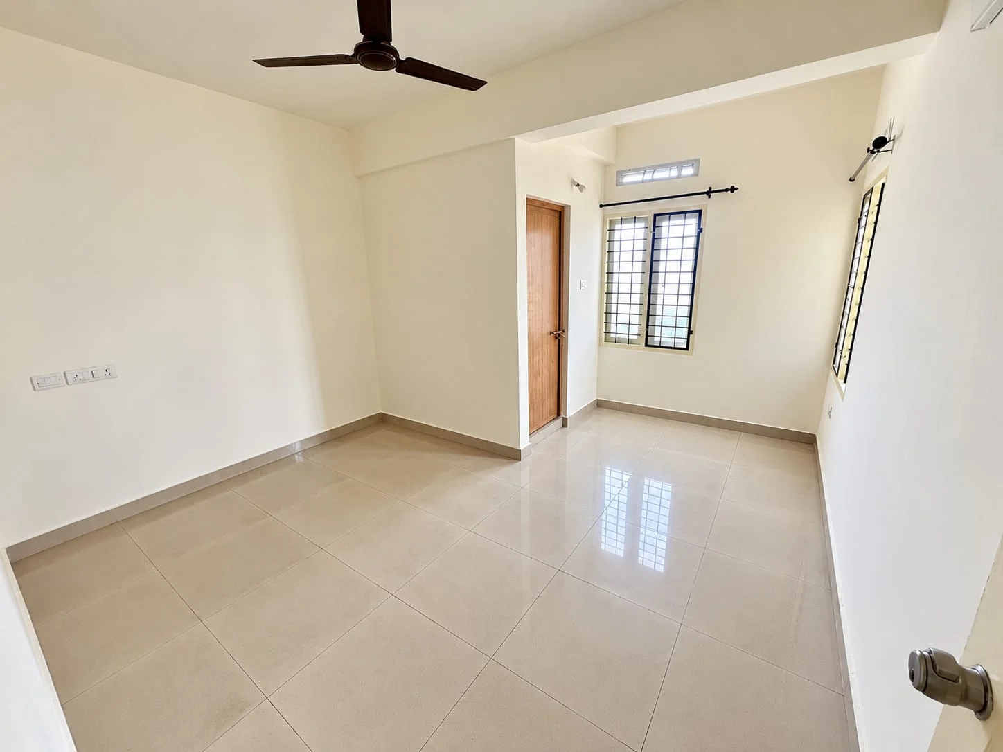 Semi Furnished 2BHK on 4th floor at Edappally — photo 2