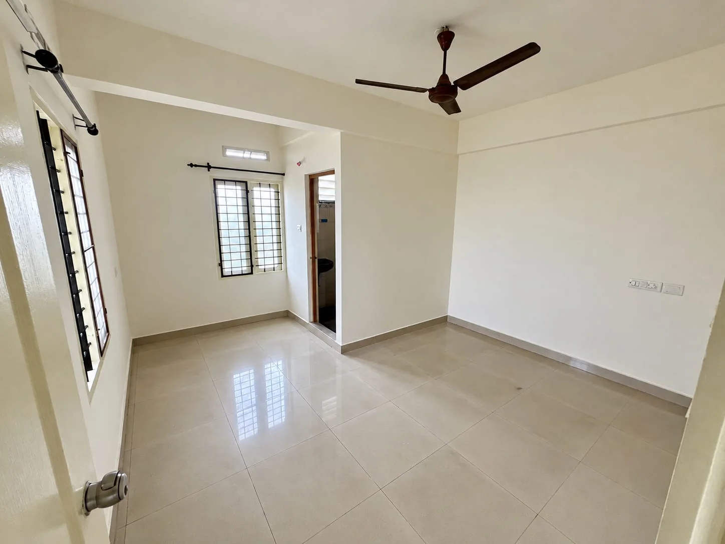 Semi Furnished 2BHK on 4th floor at Edappally — photo 5